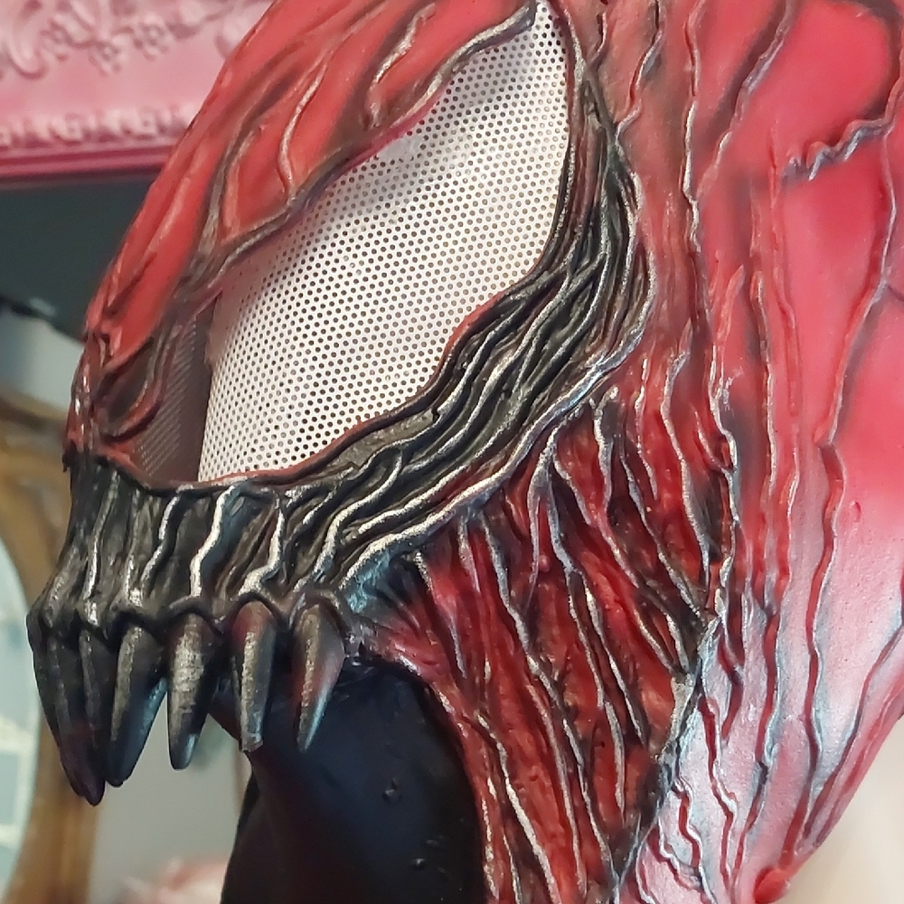 Venom 2 Carnage Mask - Picture 3 of 7